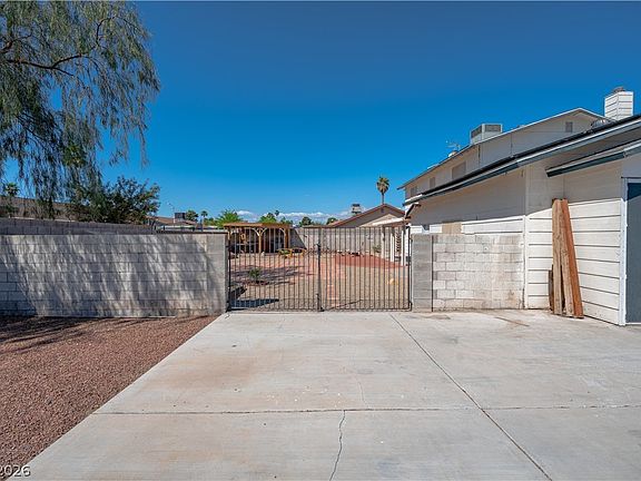 4th image of 4631 E Colorado Ave