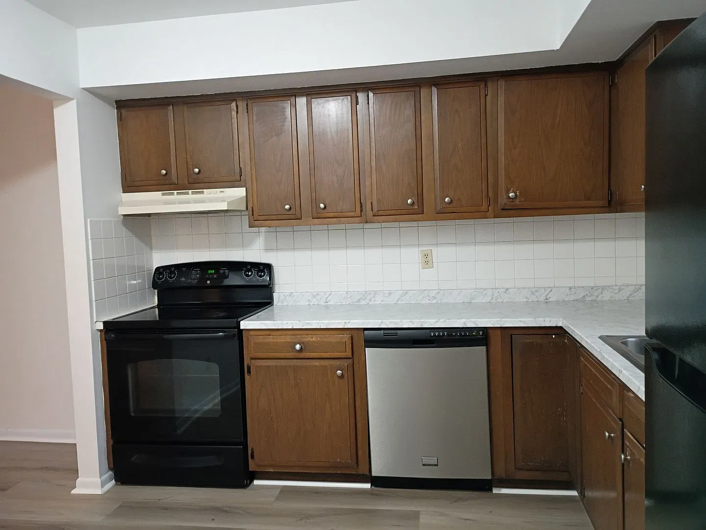 Oak Court Apartments — Photo 2