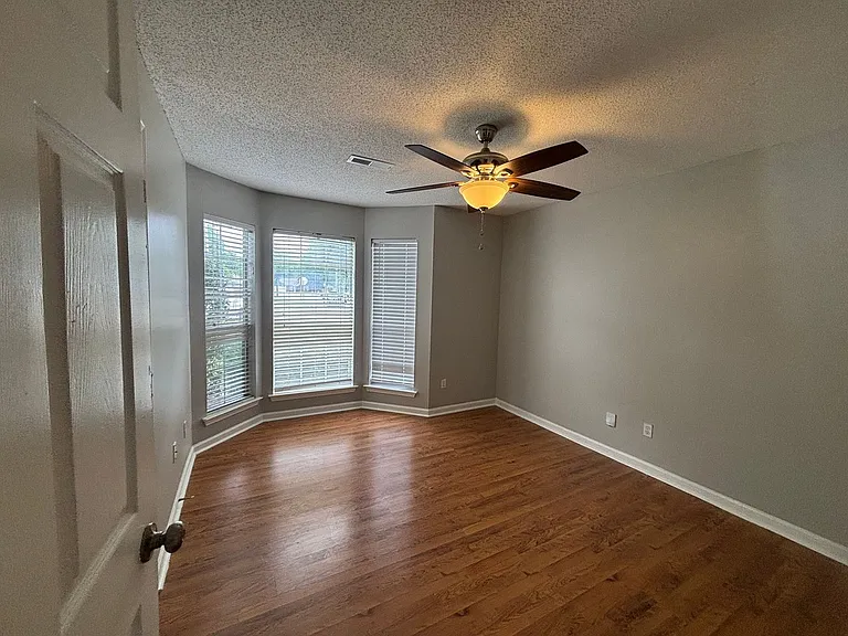 2573 Laurelcrest Dr — Photo 22