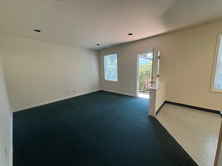 2527 Piedmont Ave #C — Photo 14