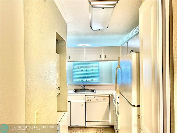 4th image of 1097 Coral Club Dr #1097