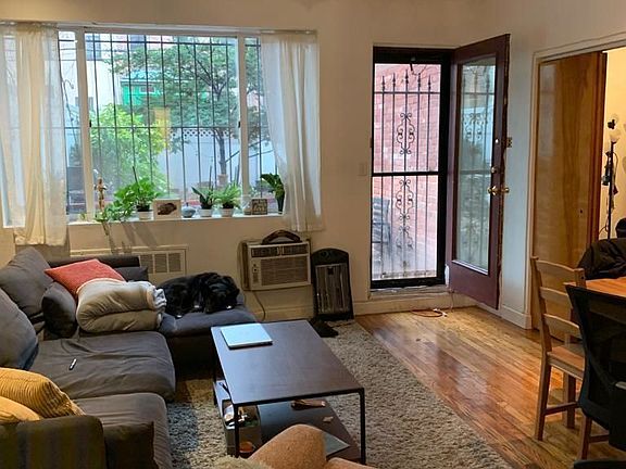 2nd image of 42 S Oxford St APT 2