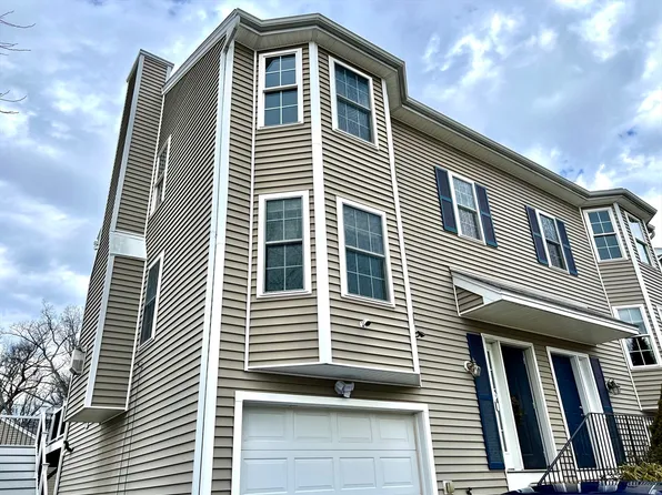 59 Sophia Dr, Worcester, MA 01607