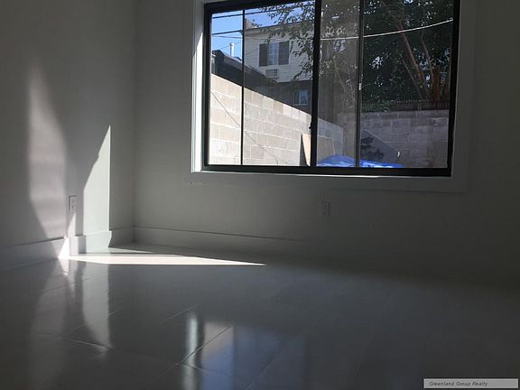 4th image of 1068 Lafayette Ave #2W