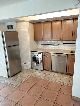 1st image of 2610 Bird Ave