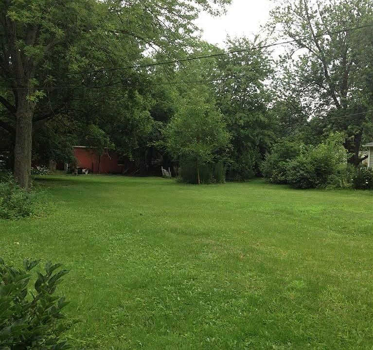 2nd image of 231 Elmhurst Ave