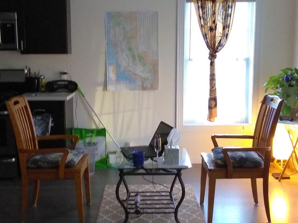 2nd image of 12 Trumbull St APT 2