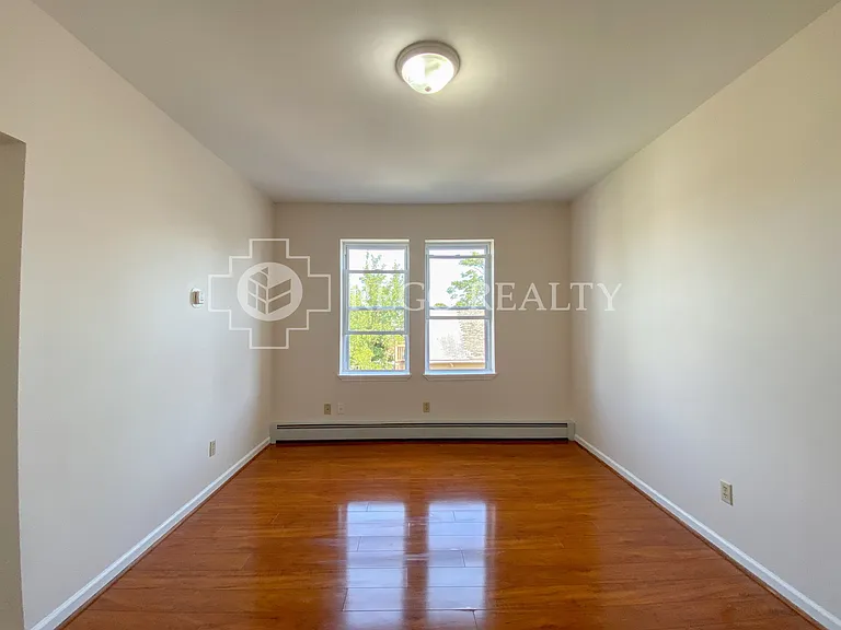 162 Ward St #303 — Photo 3