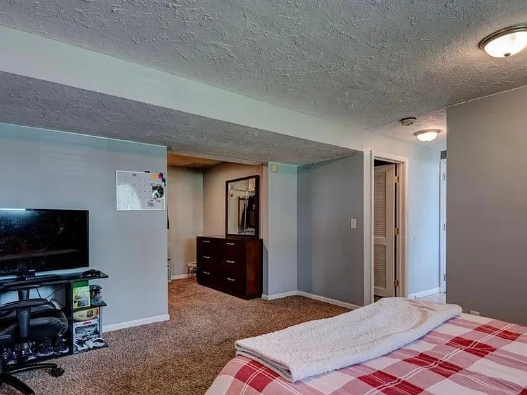10412 Crown Point Ave — Photo 12