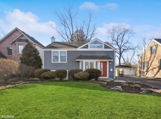 352 N Myrtle Ave, Elmhurst, IL 60126