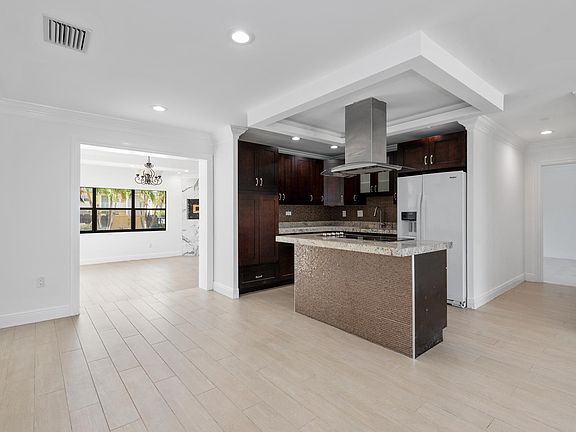 4th image of 3216 Carol Ave