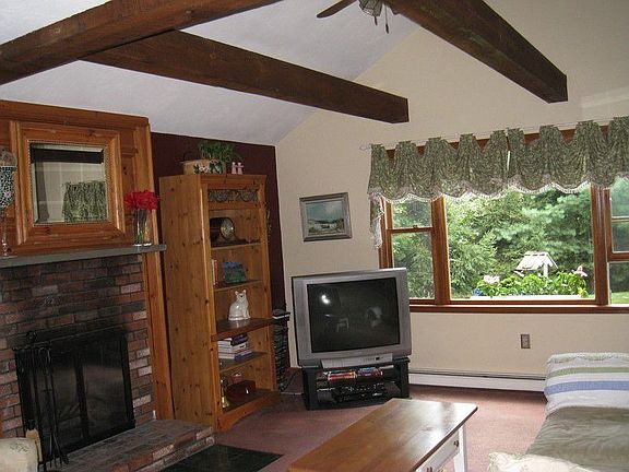 5th image of 80 Wood St