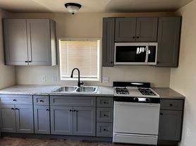 300 Hughes Ln, Bakersfield, CA