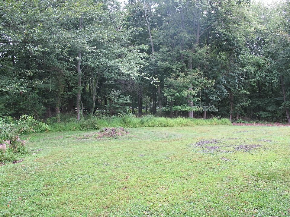2nd image of 80 Hawks Hill Rd