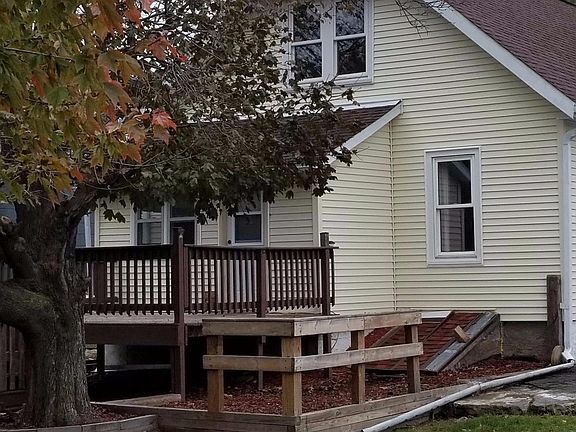 3rd image of 2422 West Ave