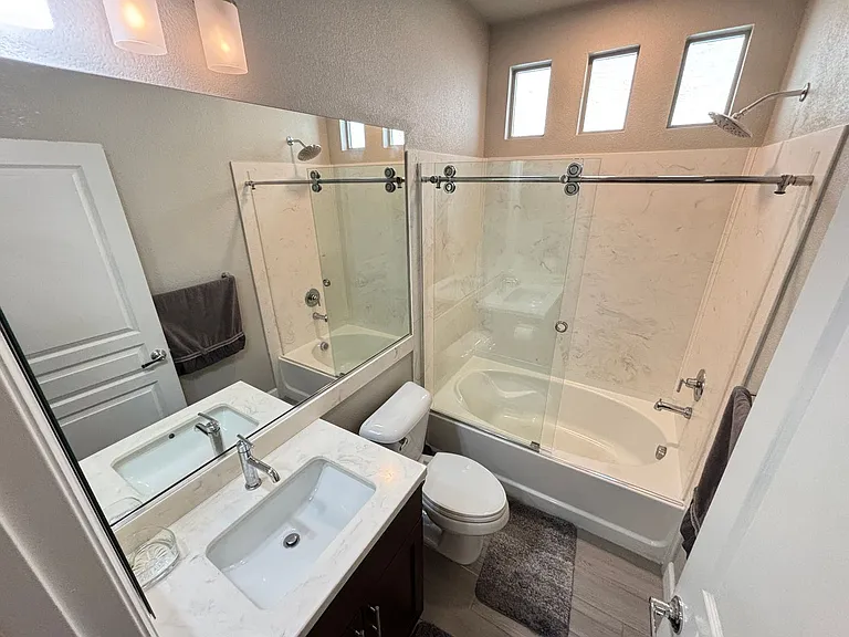 11194 Formosa Springs Ct — Photo 18
