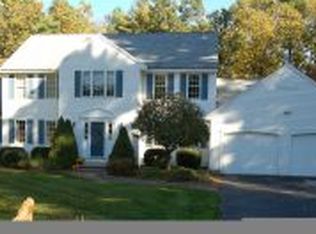 9 Lorraine Dr, Londonderry, NH 03053