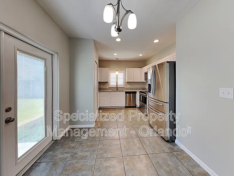 4 bed, 2.0 bath, 1468 sqft, $2,050 — Photo 4