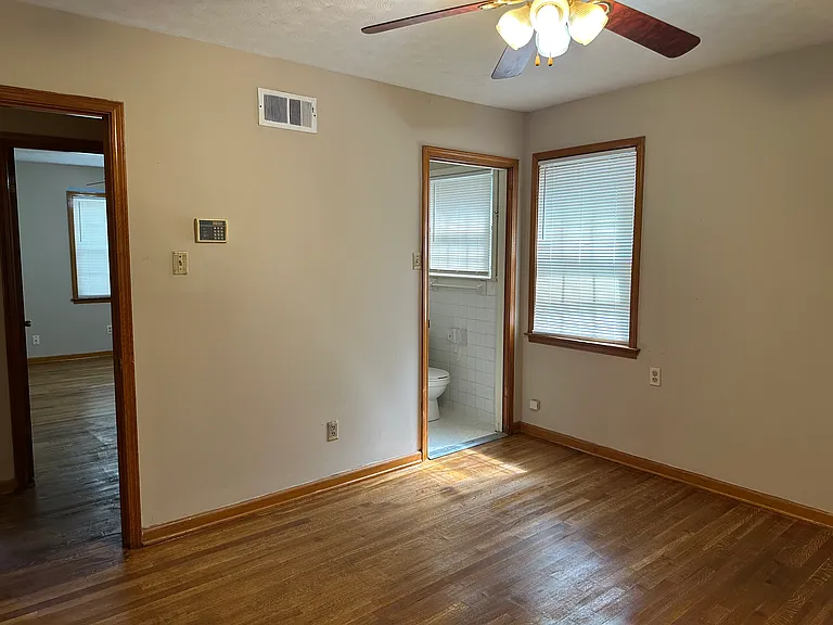 4697 Wooddale Ave — Photo 16