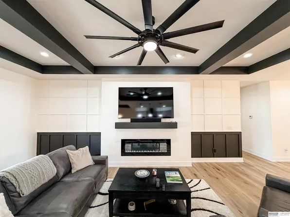 7900 Ponce Dr, Lincoln, NE 68516