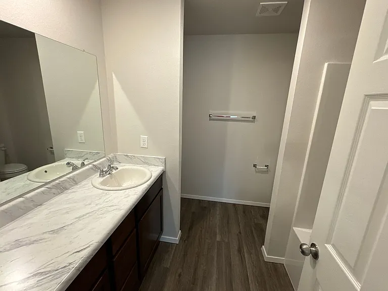 7808 Melody Ln — Photo 10