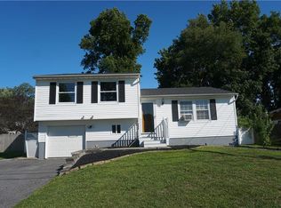 146 Longdale Dr, Liverpool, NY 13090