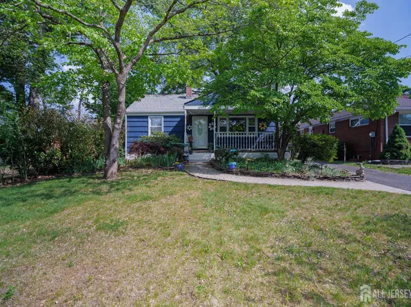 237 4th St, Dunellen, NJ 08812
