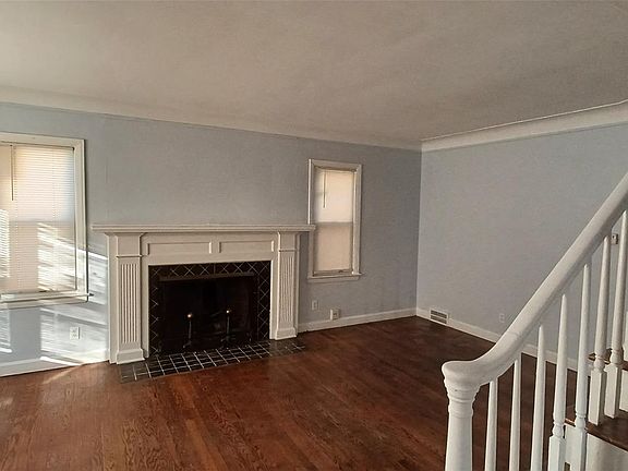 3rd image of 17330 Strathmoor St
