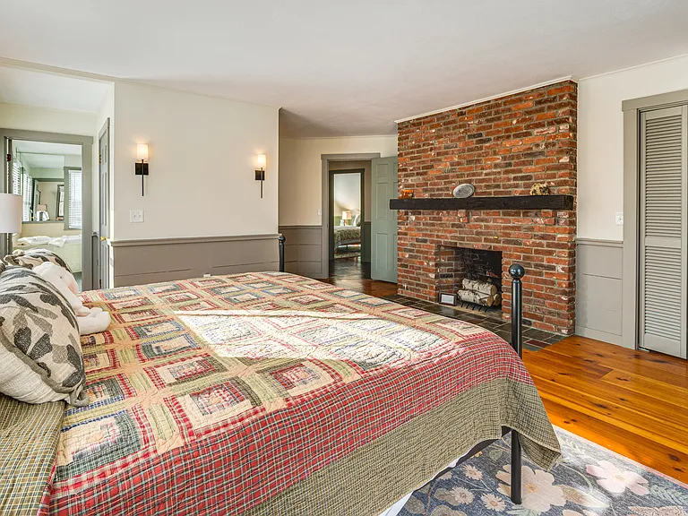 470 Maple St — Photo 37