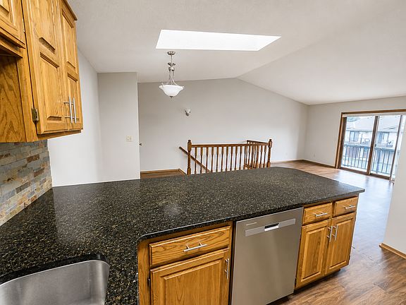 4th image of 11173 Edgewood Cir N