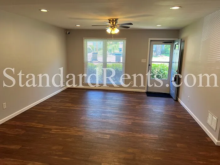 3 bed, 1.0 bath, $1,465 — Photo 3