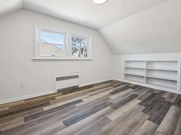 623 Livingston Rd — Photo 12