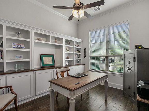4th image of 1413 Bluebell Ave
