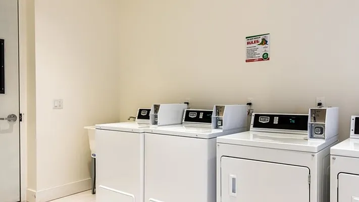 Rented by Nooklyn NYC LLC | media 44