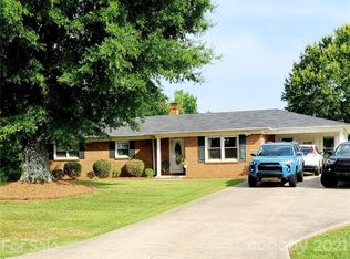 971 Icard Ridge Rd, Taylorsville, NC 28681