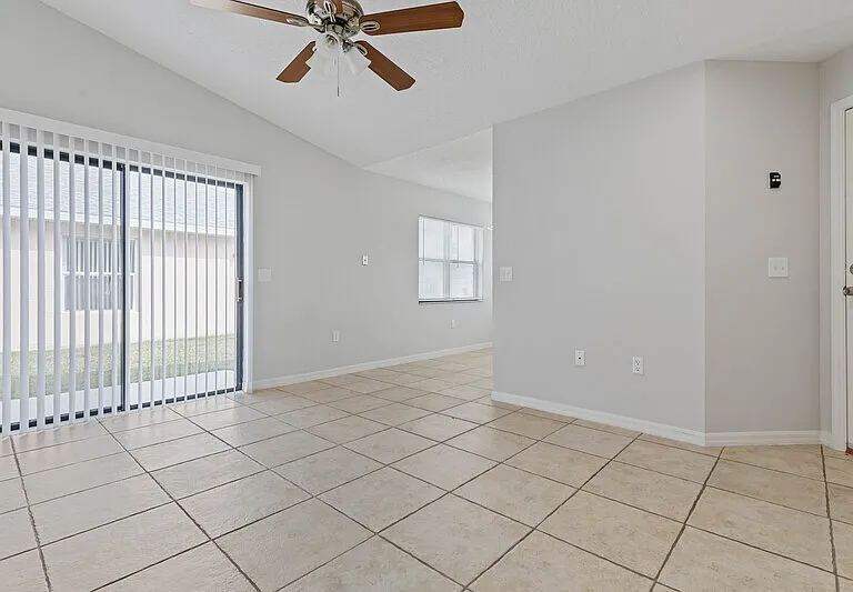 29 Wood Arbor Ln #B — Photo 4