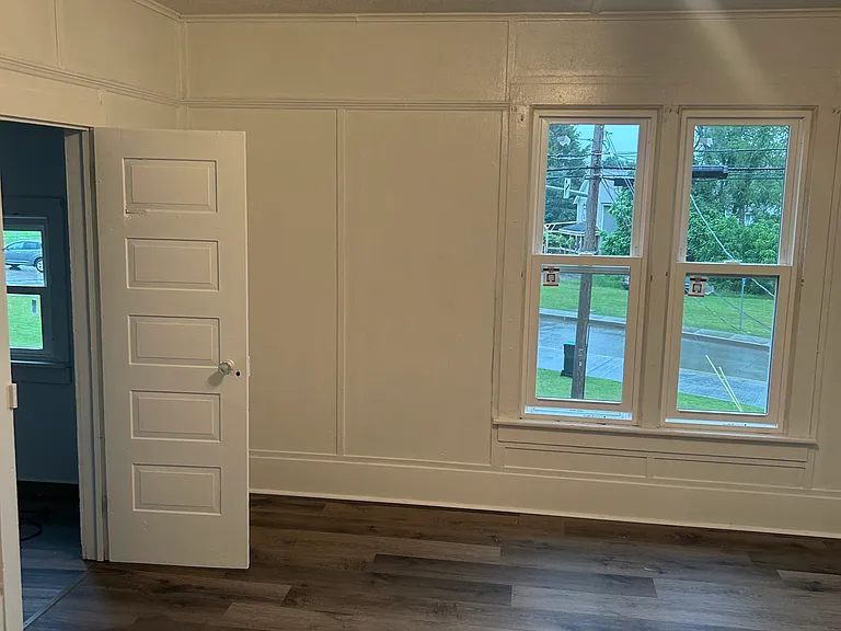 227 Dixon Ave — Photo 2