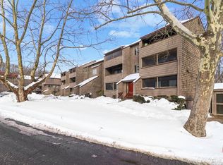 172 Towne House Rd UNIT 172, Hamden, CT 06514