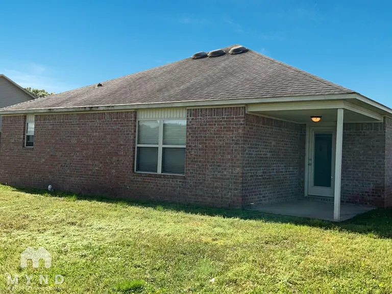 154 Harvick Cir — Photo 16