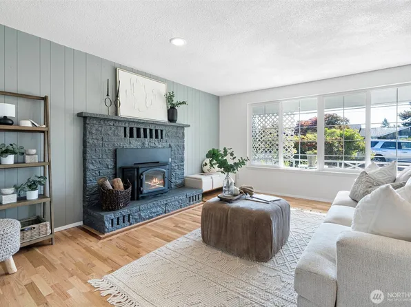 1102 Paradise Parkway, Fircrest, WA 98466