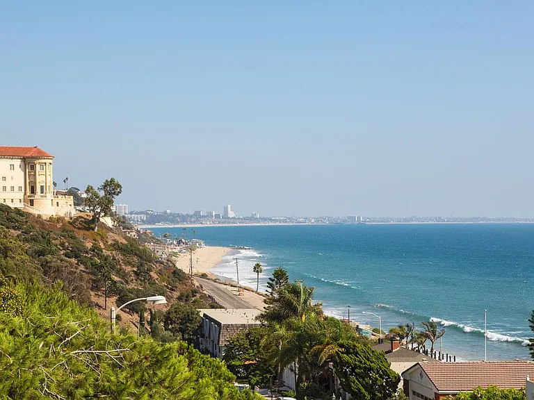 18109 Coastline Dr — Photo 22