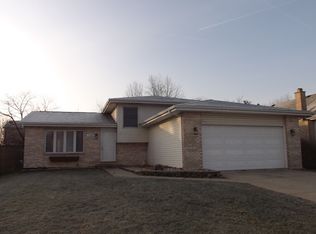 719 Rosanne St, Lockport, IL 60441