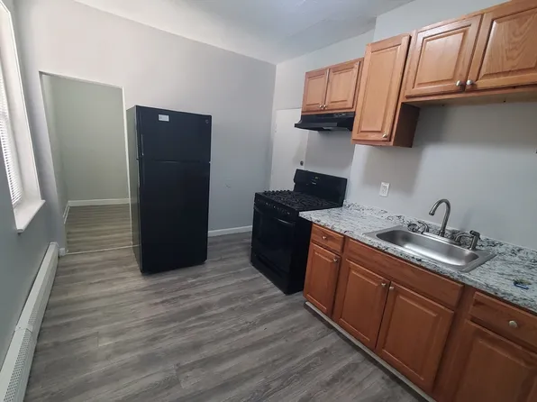 4 Abbotsford St #9, Dorchester, MA 02121