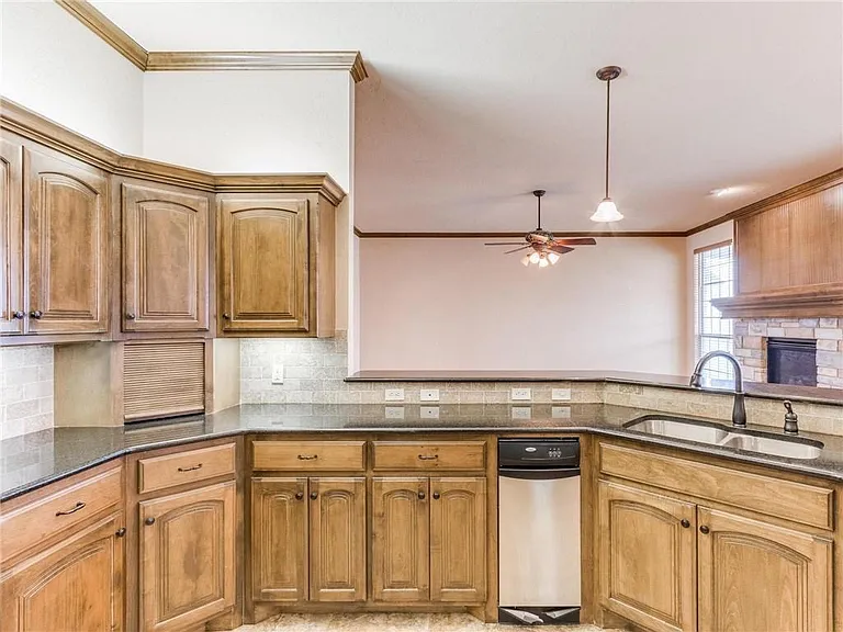 4908 Arbuckle Dr — Photo 15