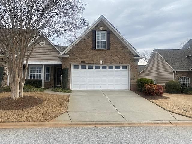 407 Clare Bank Dr, Greer, SC 29650