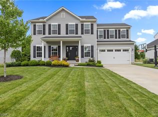 8109 Ashford Cir, North Ridgeville, OH 44039