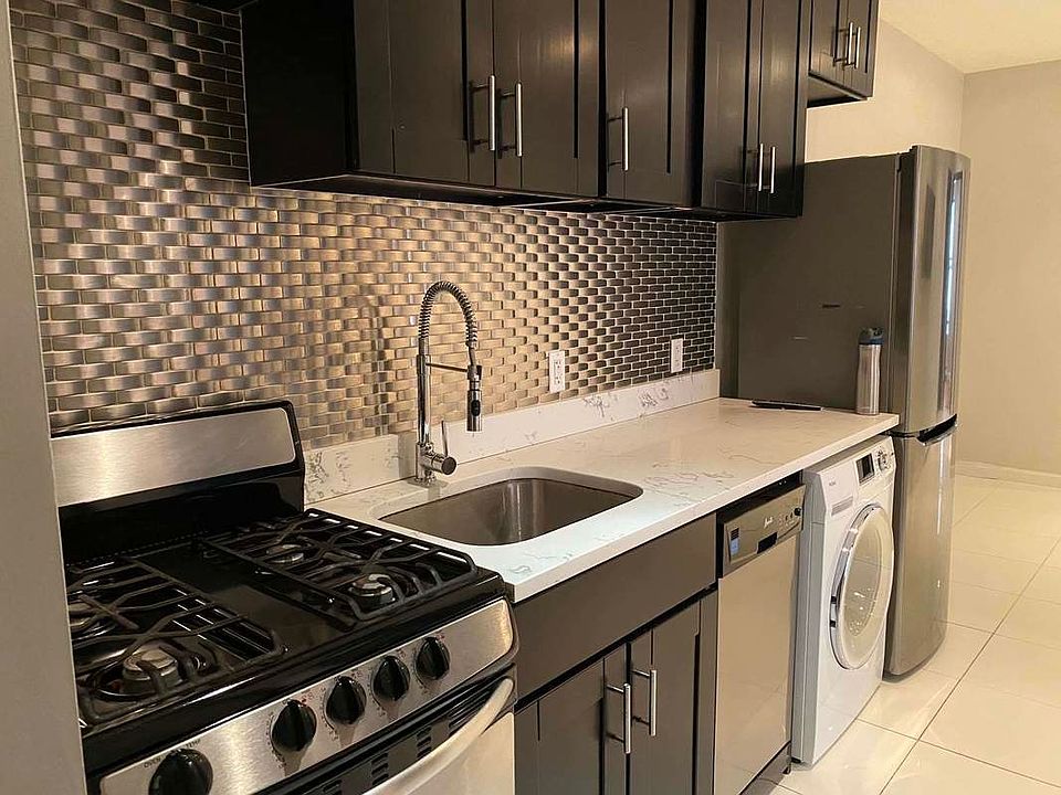 1st image of 340 Manhattan Ave #3E
