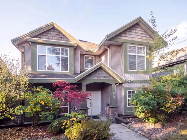 213 Bernatchey St, Coquitlam, BC V3K 4C2