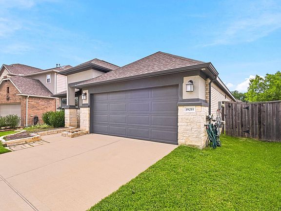 3rd image of 19218 Jenny Creek Ct