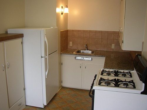 5th image of 453 Angus Ave W APT 6